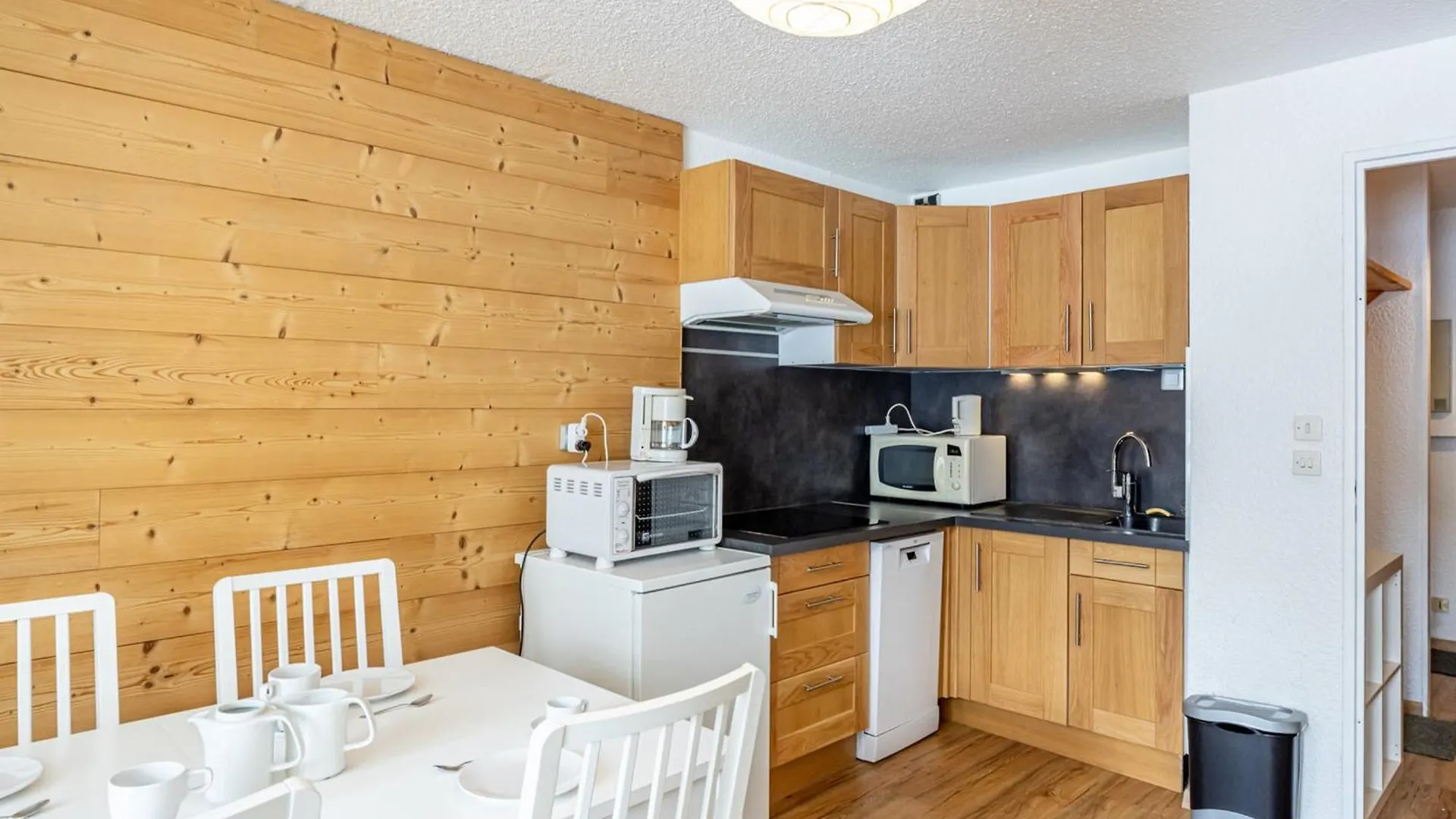 Studio Confort 4 Pers, Proche Pistes Et Commerces, Balcon Expose Sud - Fr-1-807-112 Saint-François-Longchamp 0*,  Francia